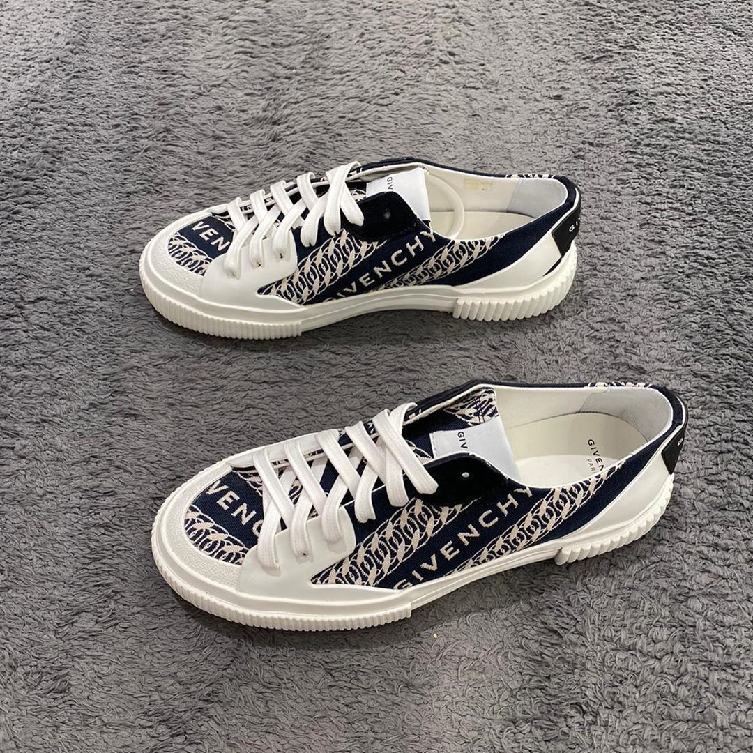 Givenchy Chain Tennis Sneakers In White