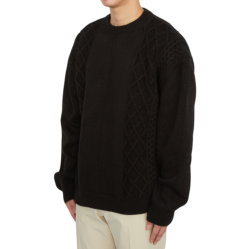 Family First Round Neck Long-sleeved Sweater In Black