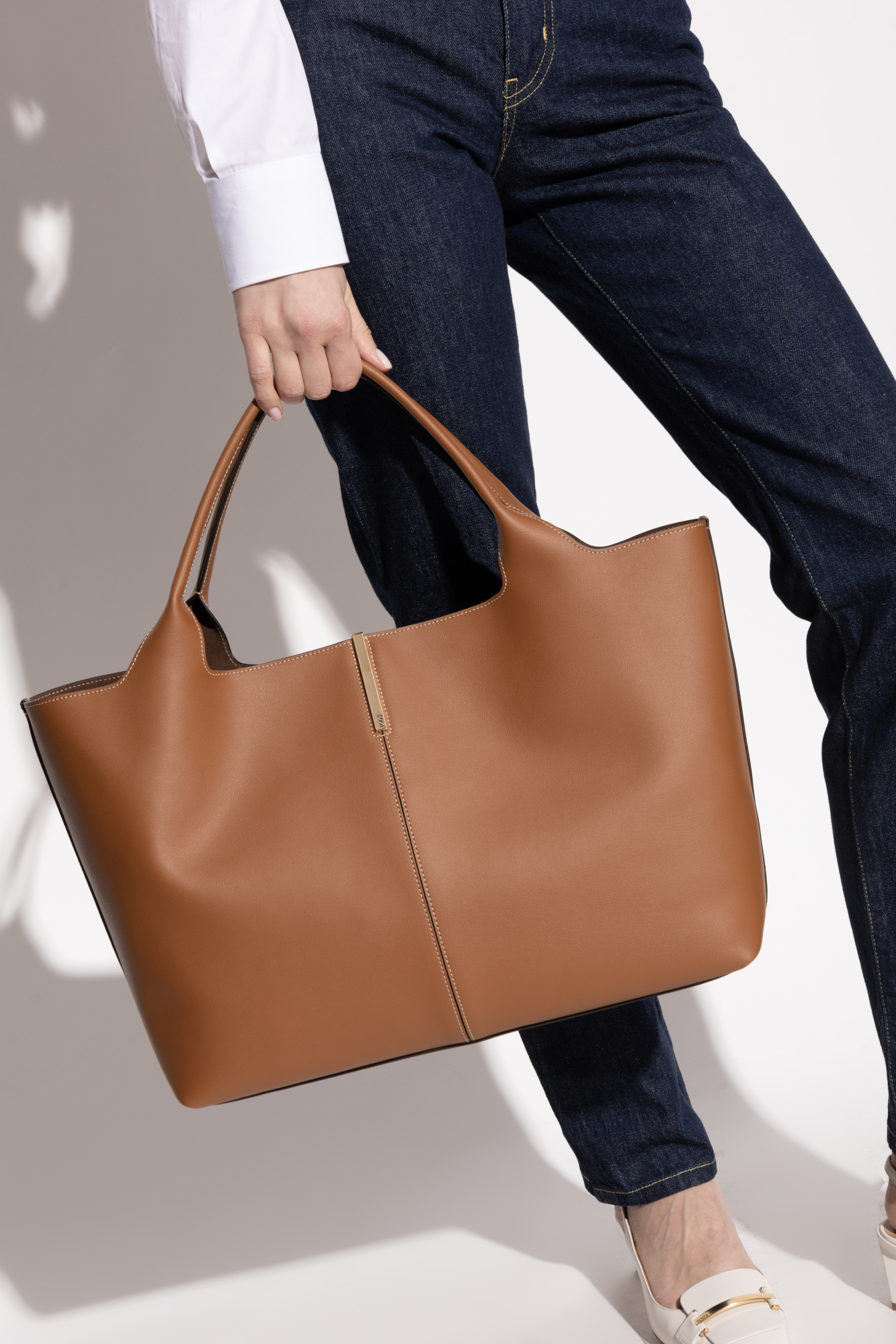 TOD'S MEDIUM LEATHER TOTE BAG