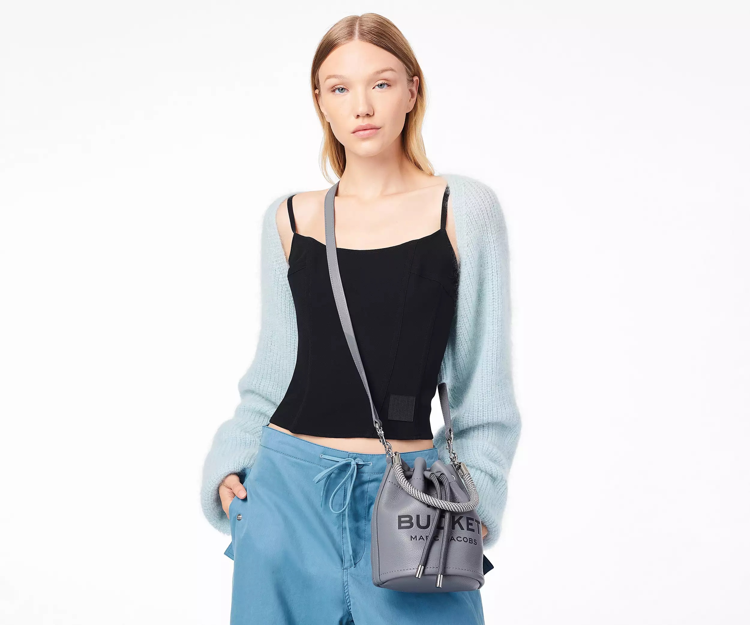 Marc Jacobs The Bucket Bag In Grained Leather In Gray