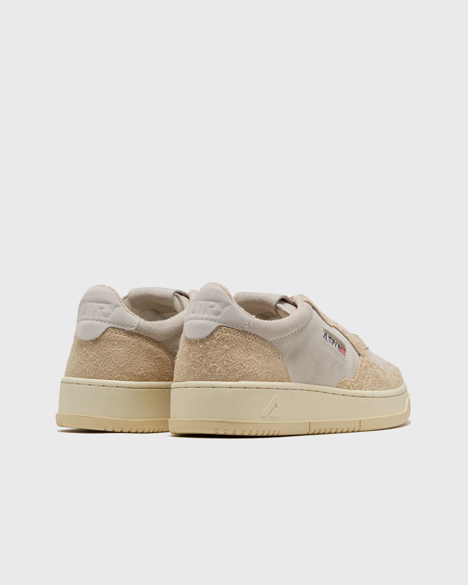 Shop Autry Medalist Low-top Sneakers In Nude