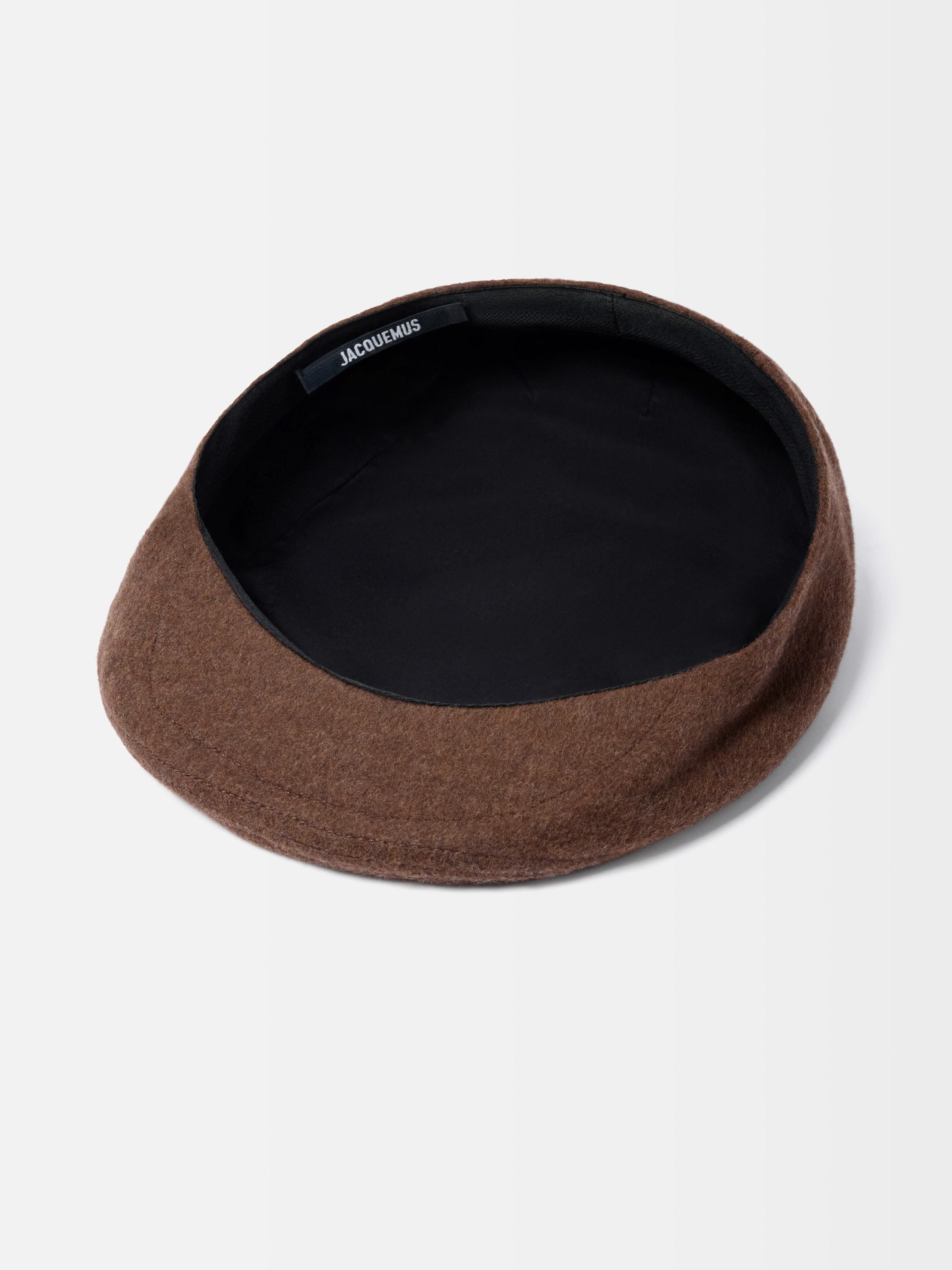 Jacquemus Dark Brown Embroidered Flat Beret Hat In Brown