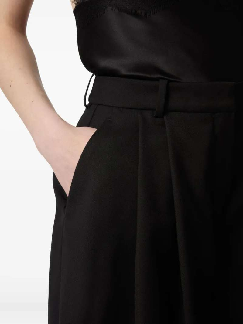 Nina Ricci Highwaisted Shorts With Folds In Black