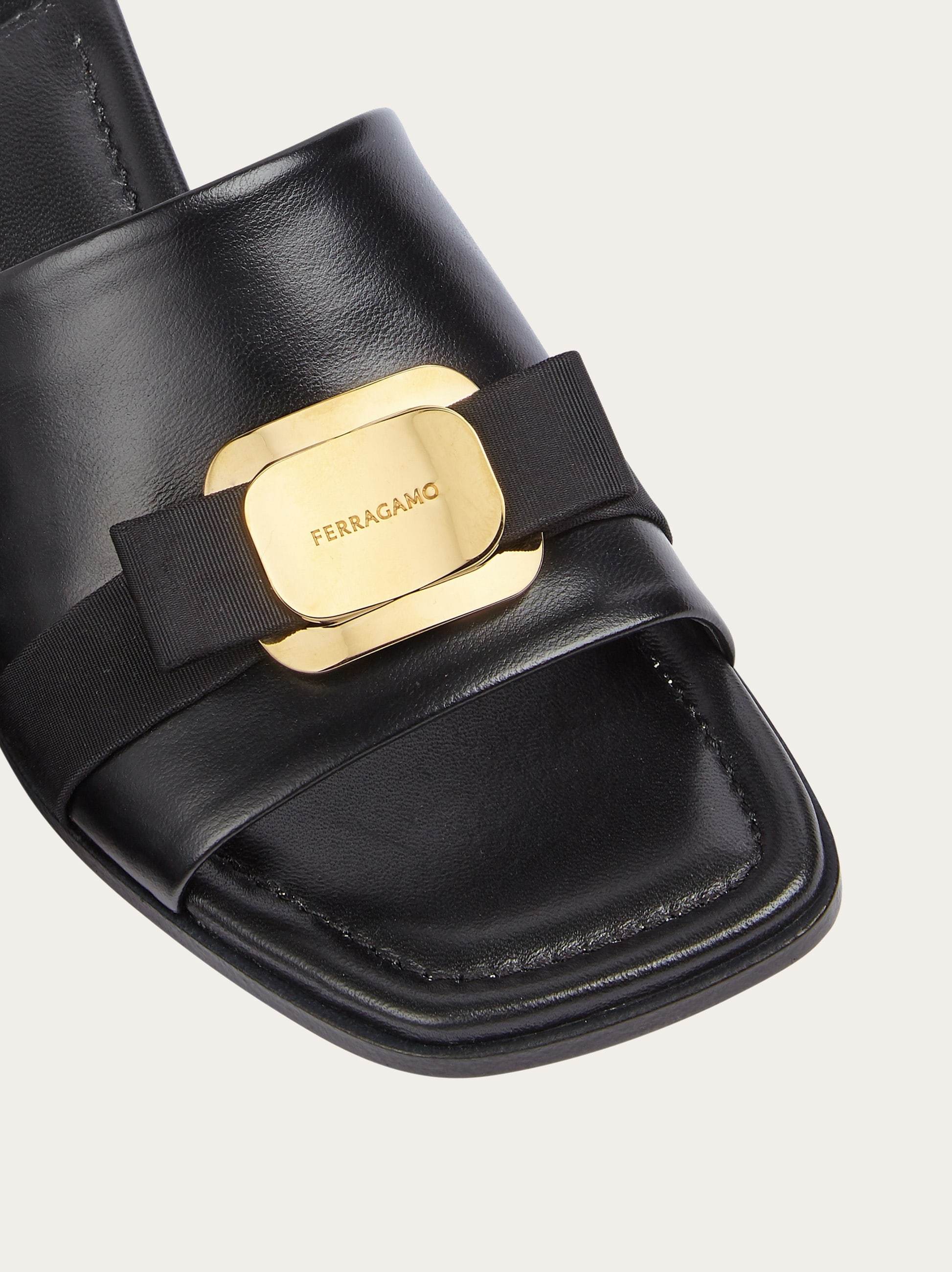 Ferragamo Vilna Leather Bow Mule Sandals In Black