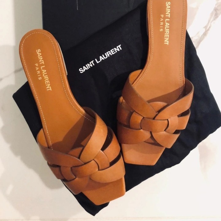SAINT LAURENT TRIBUTE FLAT SANDALS