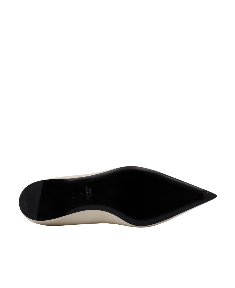 Totême Pointed Flat Shoes In Nude