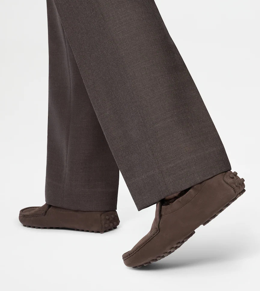 Tod's Gommino Leather Loafers In Brown