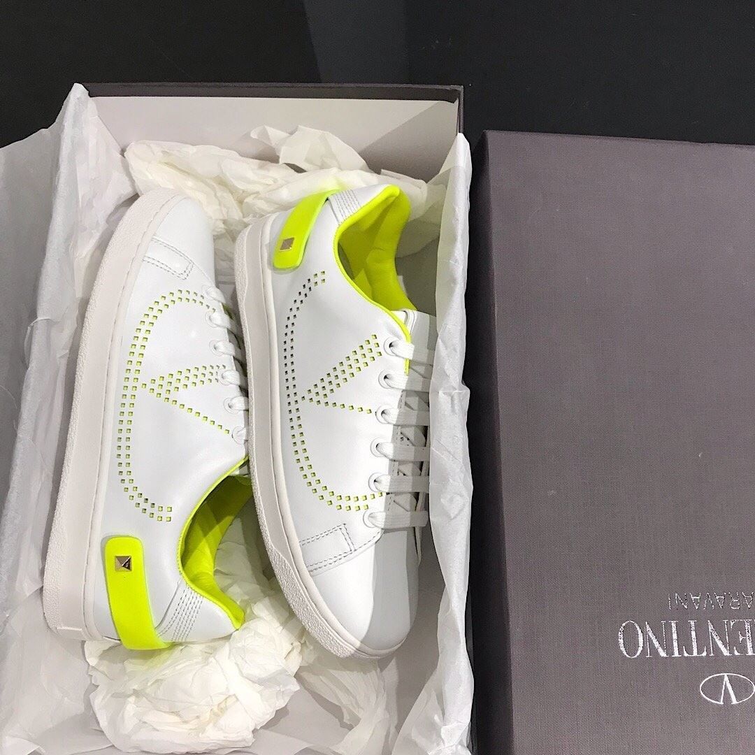 Valentino Backnet Low-top Sneakers In White