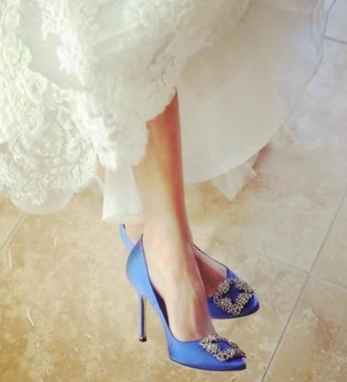 Manolo Blahnik Satin Jewel-inlaid High Heels In Blue