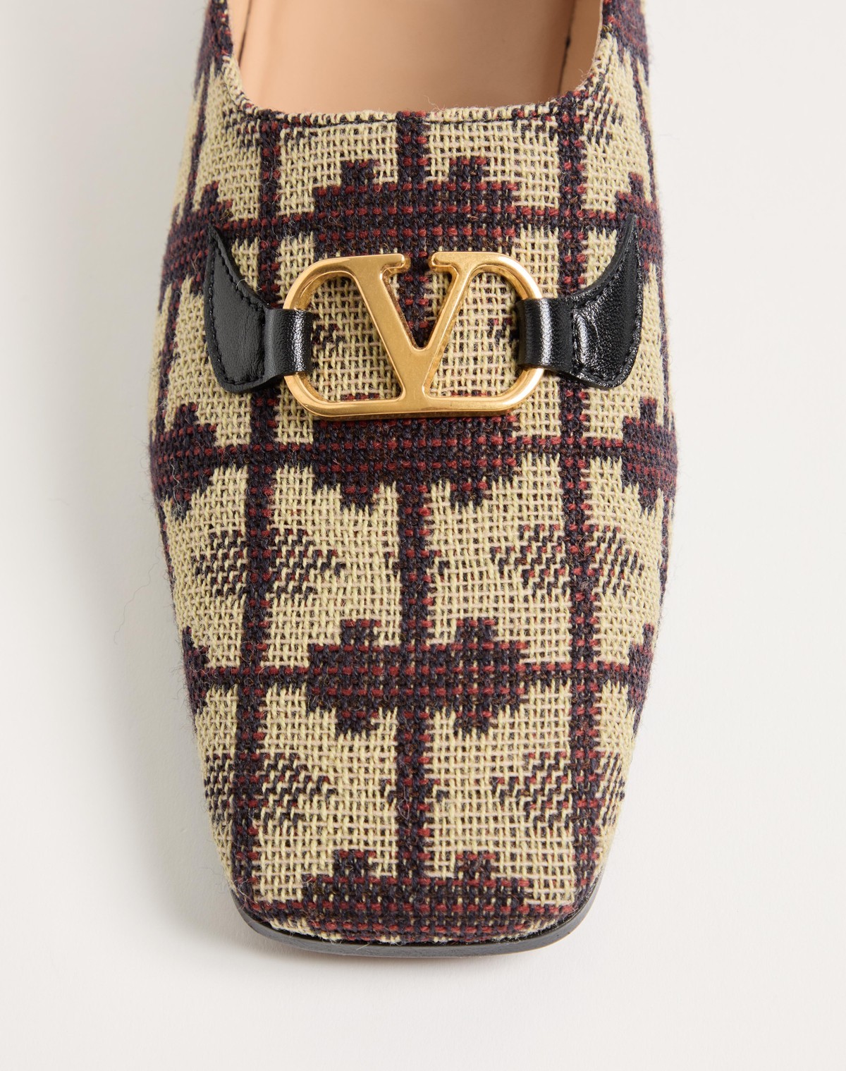 Valentino Logo Loafers In Black