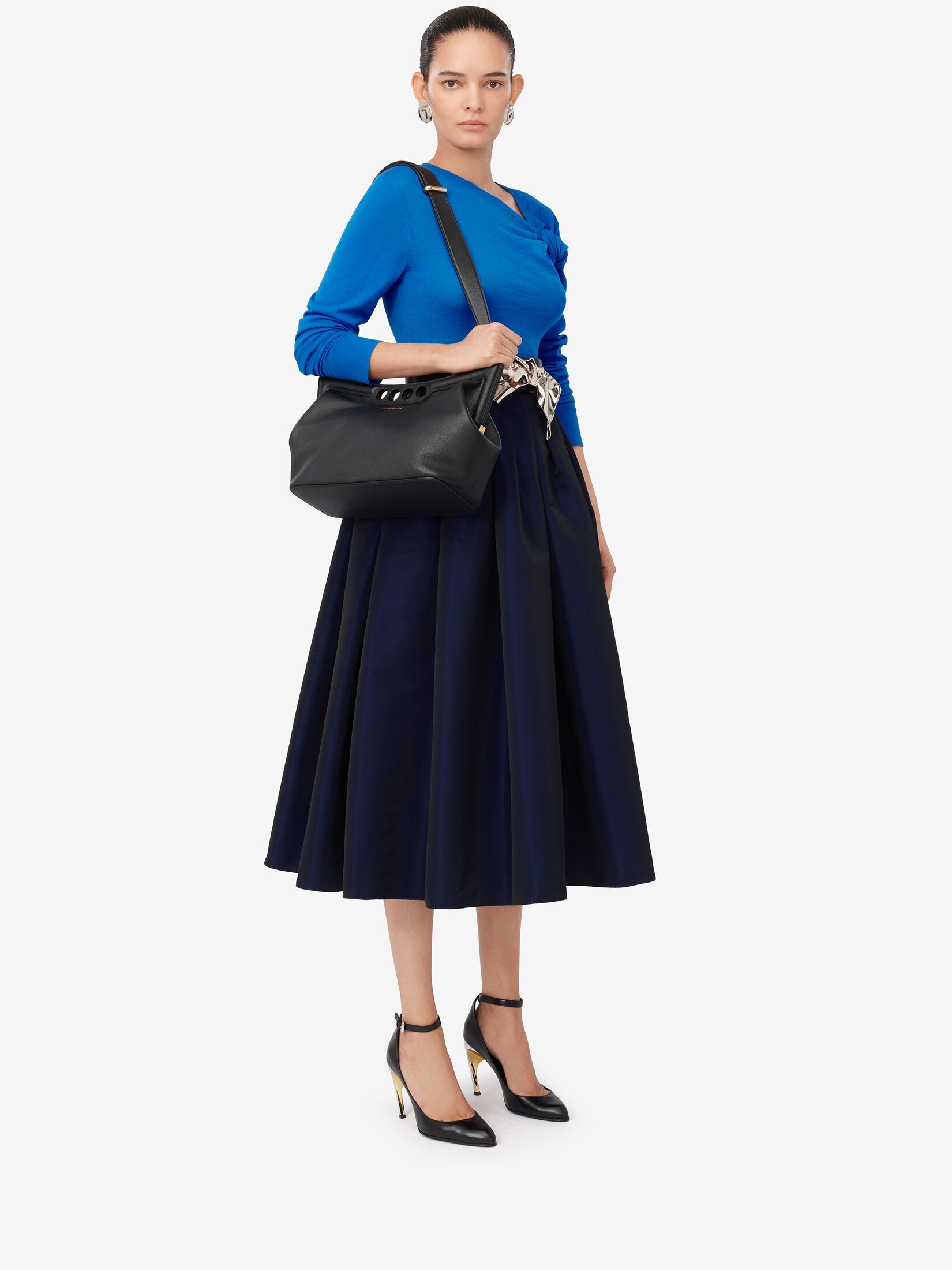 Alexander Mcqueen The Peak Shoulder Bag In Black