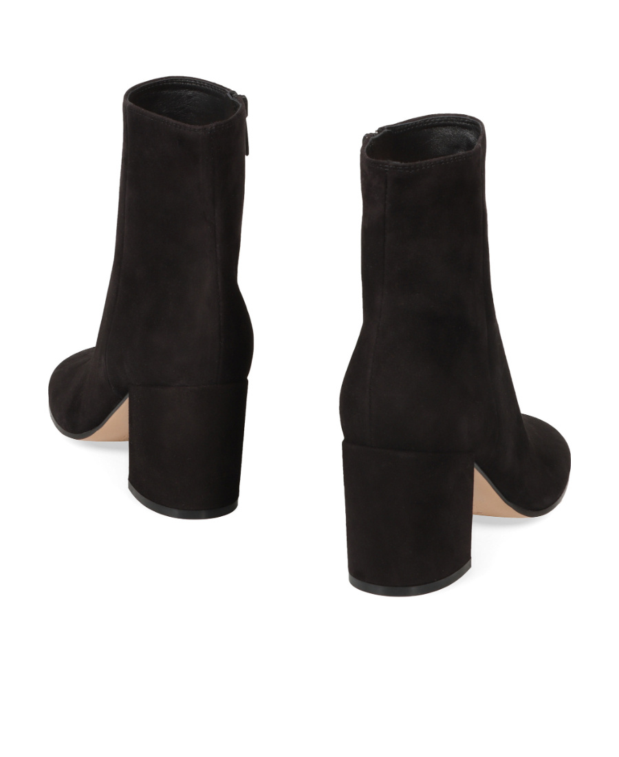 Gianvito Rossi Joelle Round Toe Block Heel Ankle Boots In Black