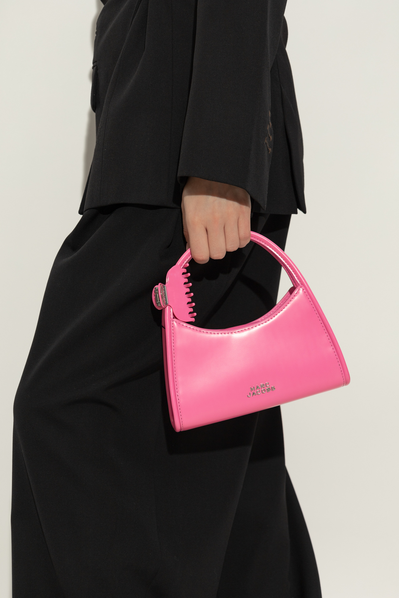 MARC JACOBS THE GLAM CLAW CLIP CROSS BODY BAG