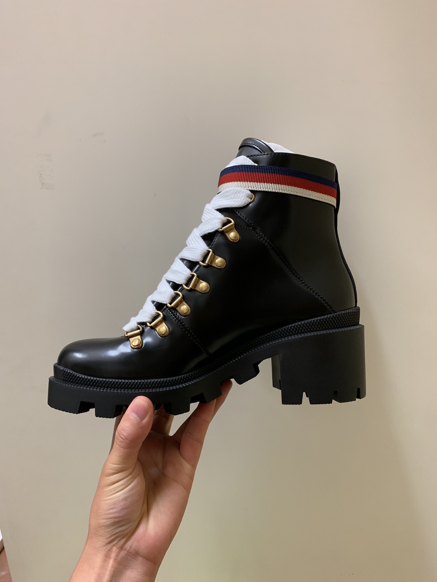 Gucci Grosgrain-trimmed Leather Ankle Boots In Black