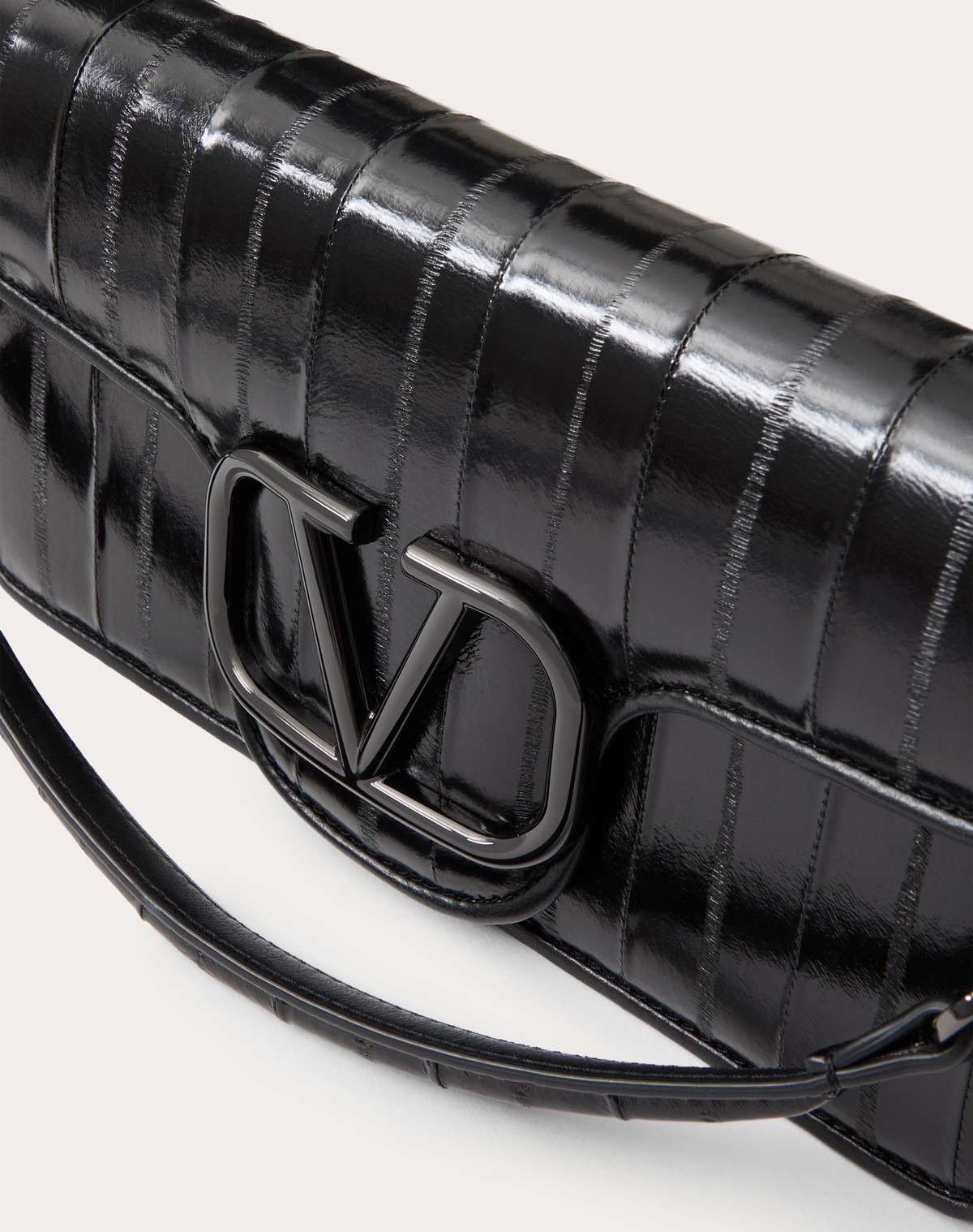 Valentino Loc1 Shoulder Bag In Black