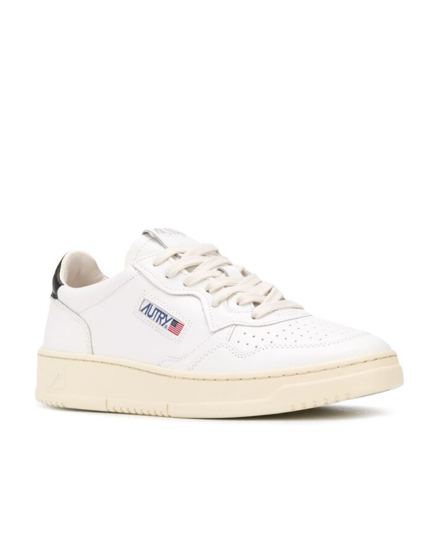 Autry Medalist Low-top Sneakers In White