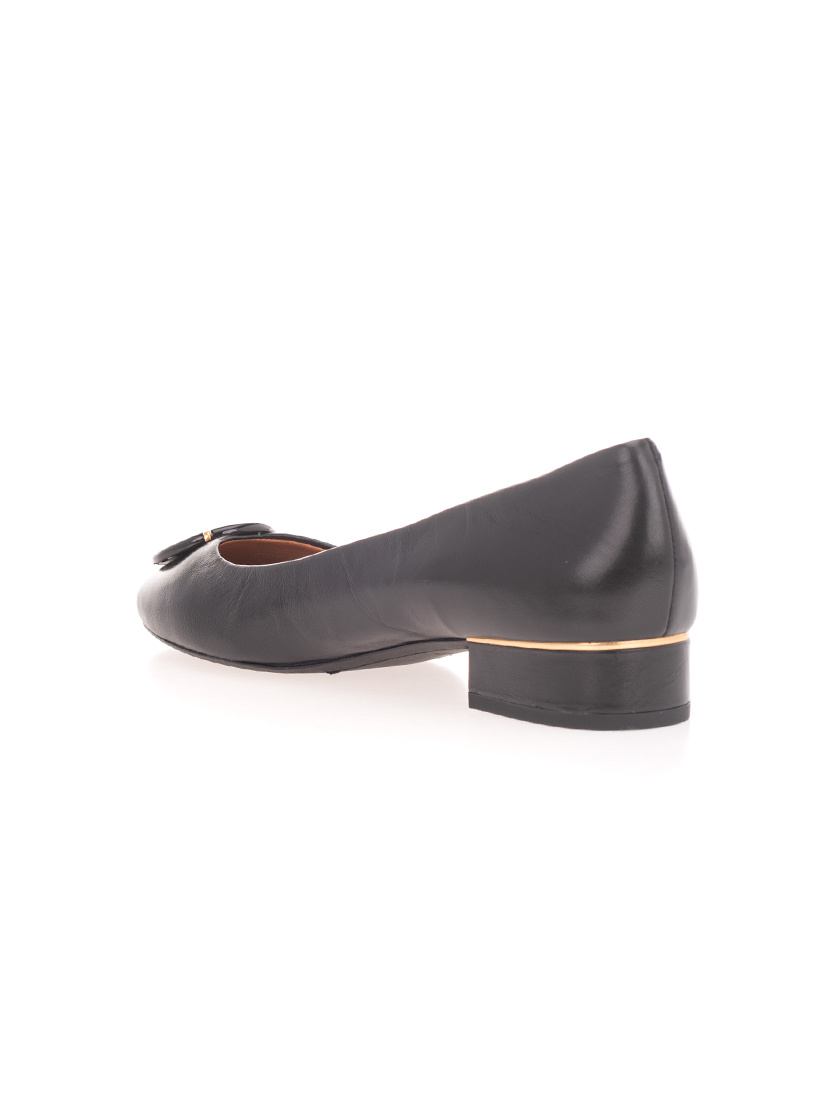 Tory Burch Logo Plaque Block Heel Pumps In Black