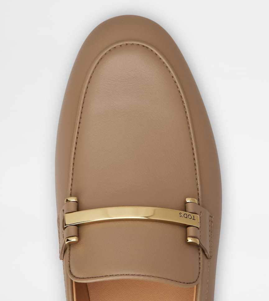 Tod's Leather Loafers In Brown