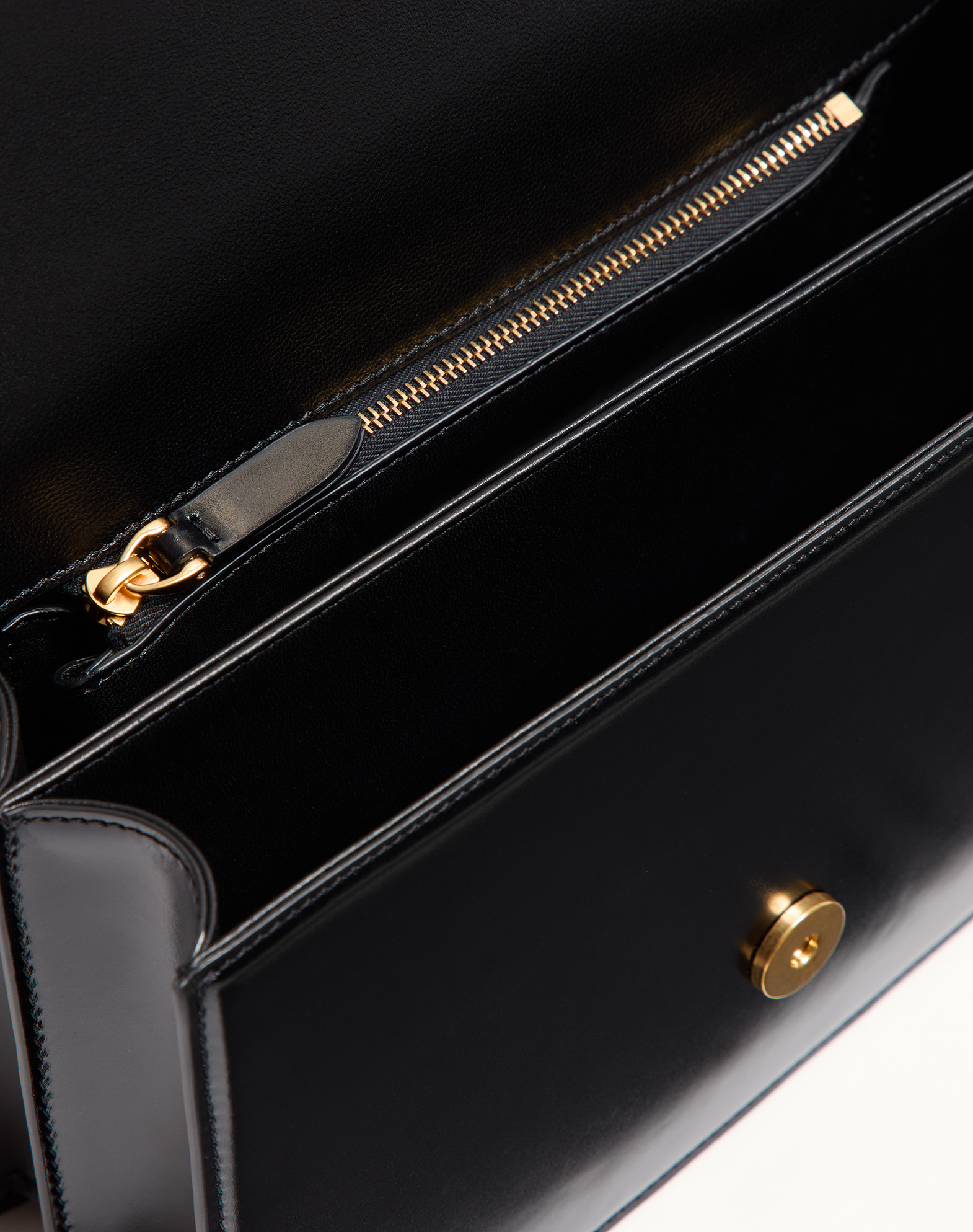 Valentino Garavani Garavani Vain Small Shoulder Bag In Shiny Calfskin Woman Black Uni