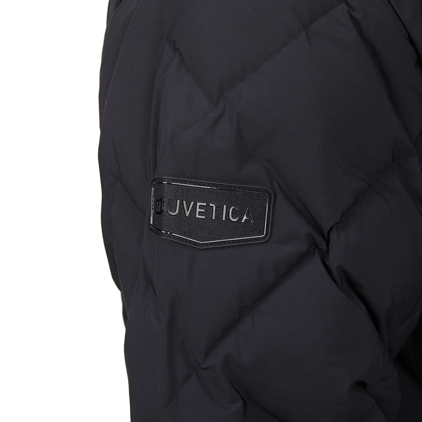 Duvetica Long-sleeved Down Jacket In Black