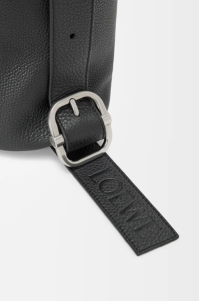 Loewe Loop Bucket In Supple Grained Calfskin In Purple