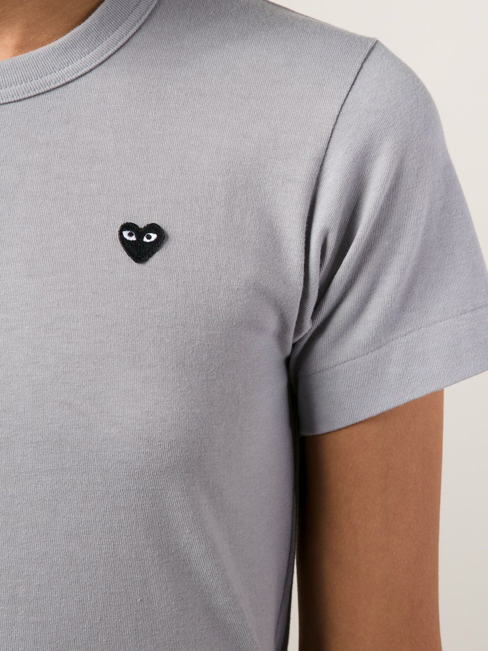 Comme Des Garçons Play Embroidered Heart T-shirt In Gray