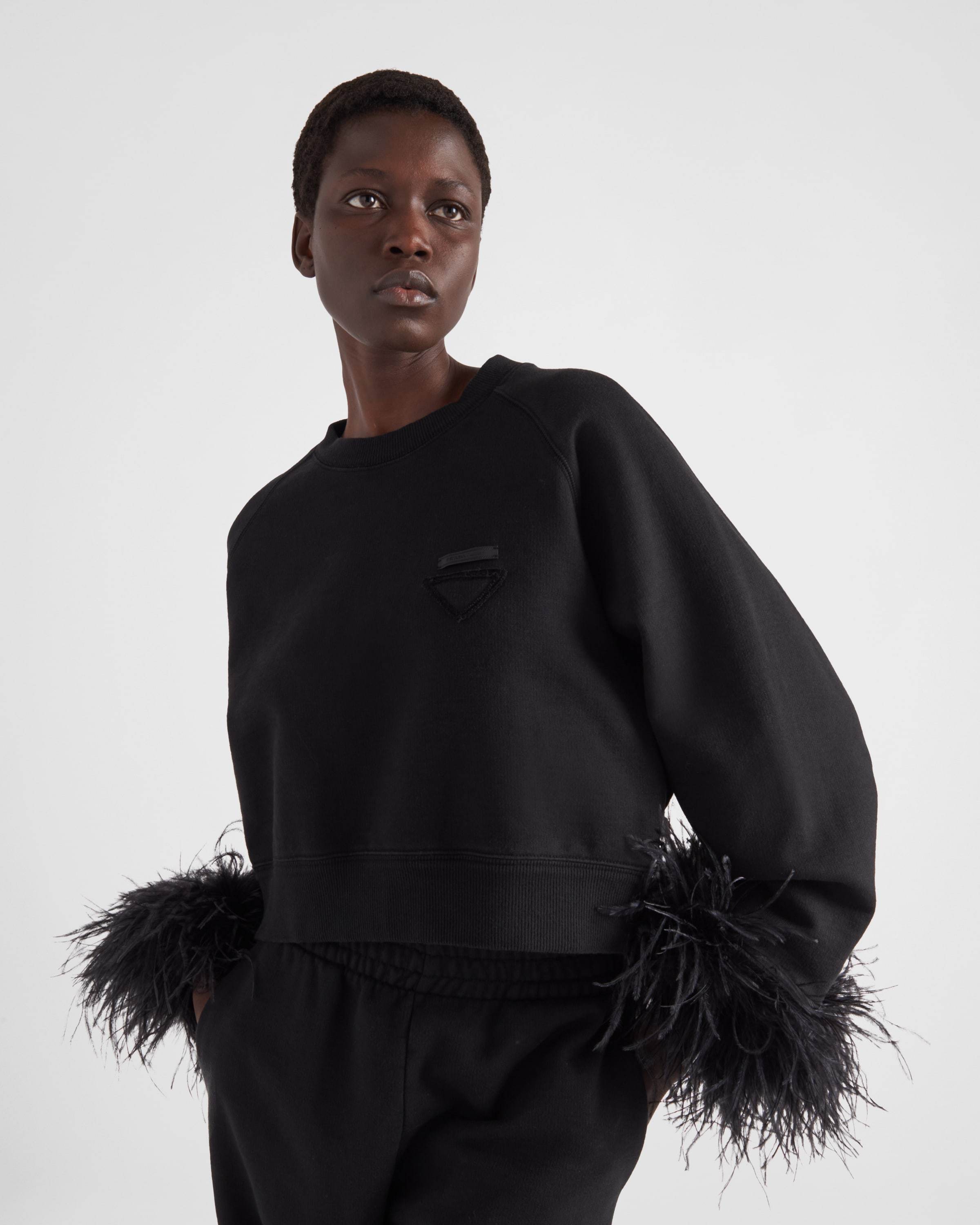 Prada Sweatshirt Mit Rundhalsausschnitt Und Federbesatz In Black