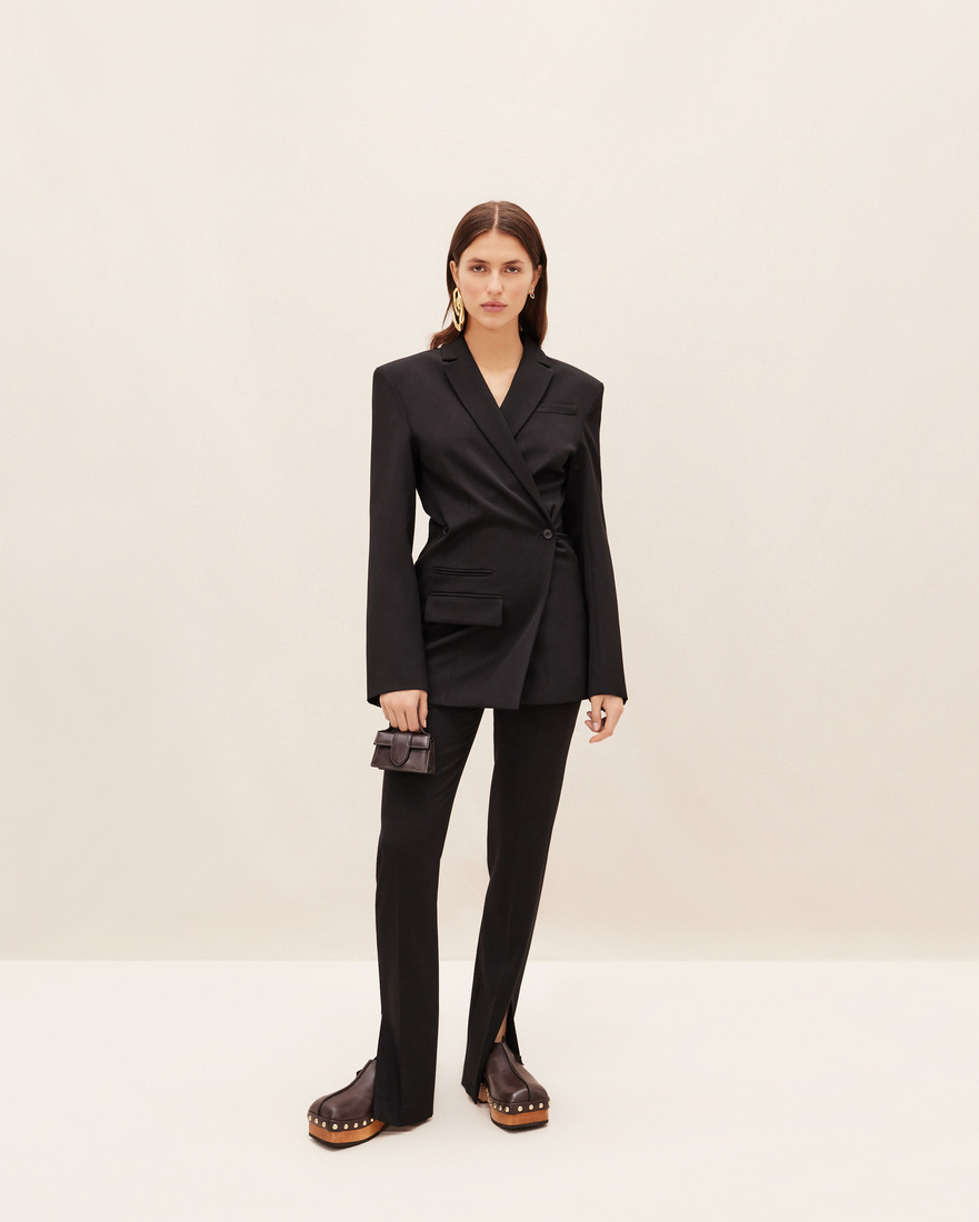 Jacquemus Crossover Double Breasted Blazer In Black