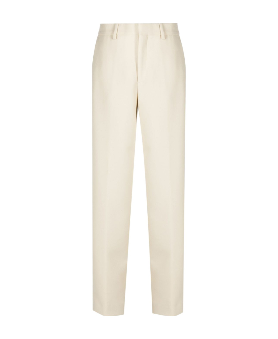 CLOSED BELT LOOP WITH JEANS 