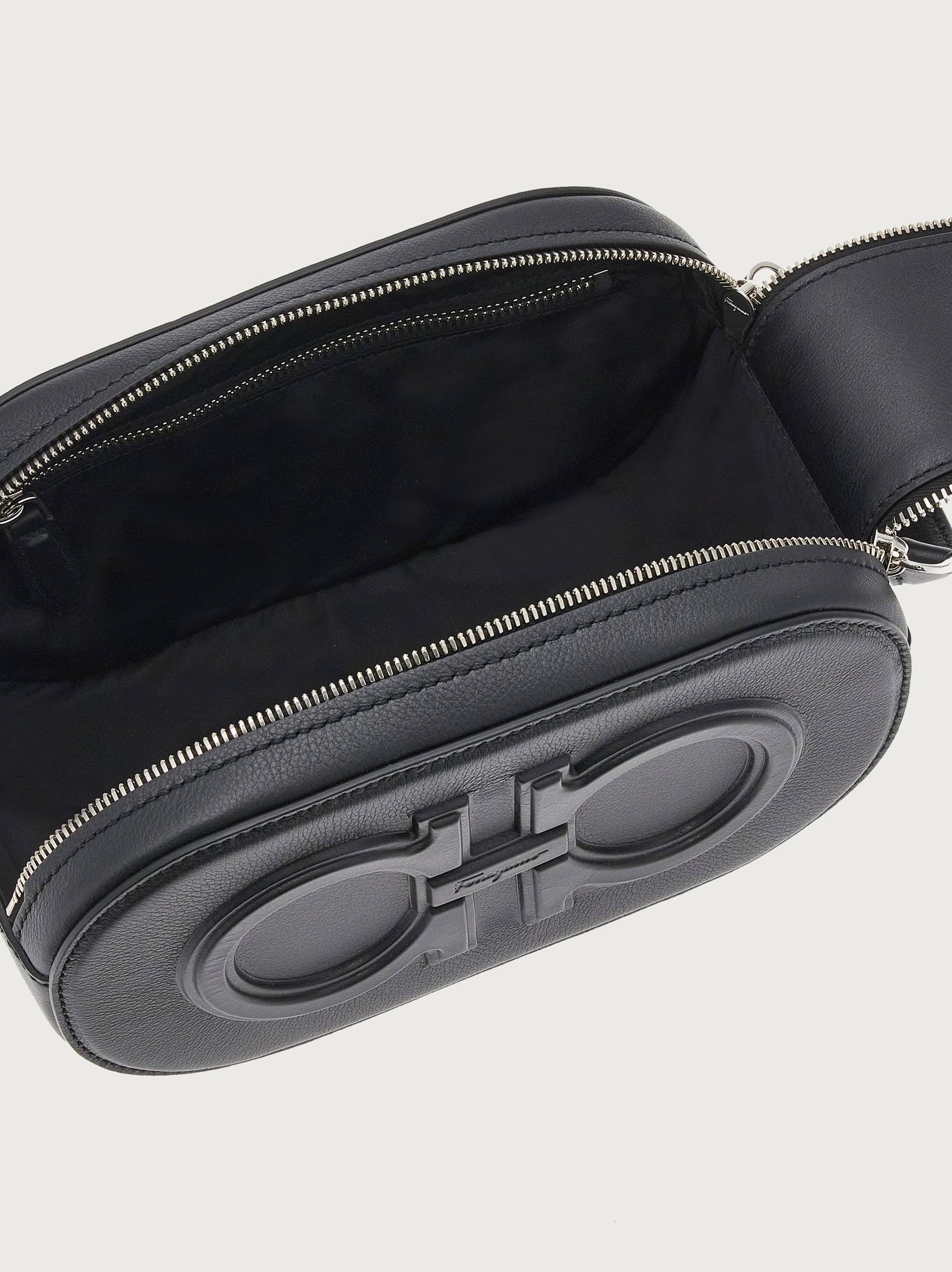Ferragamo Logo Clutch In Black