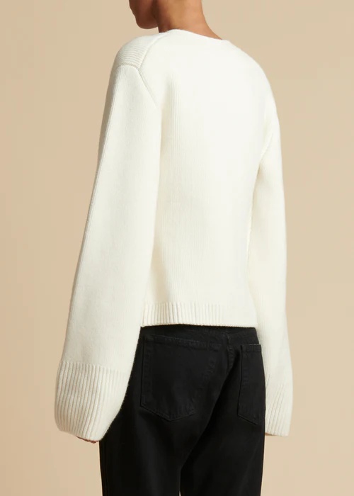 Khaite The Scarlet Cashmere Cardigan In Neutral