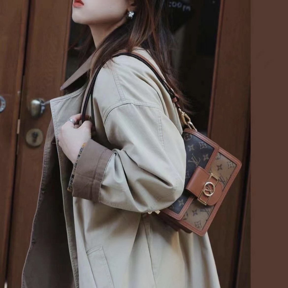 Pre-owned Louis Vuitton Mini Dauphine Shoulder Backpack In Brown