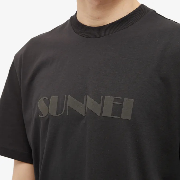Sunnei Logo T-shirt In Black