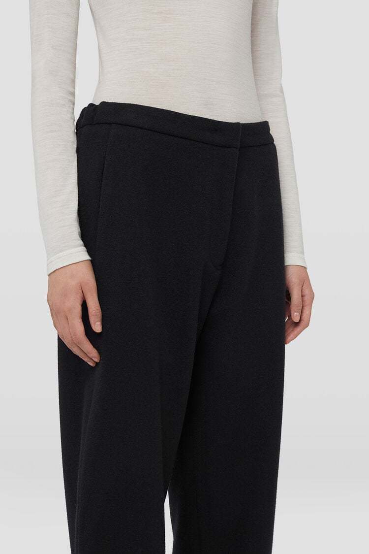 Jil Sander Wool Flannel Quarter Pants In Black