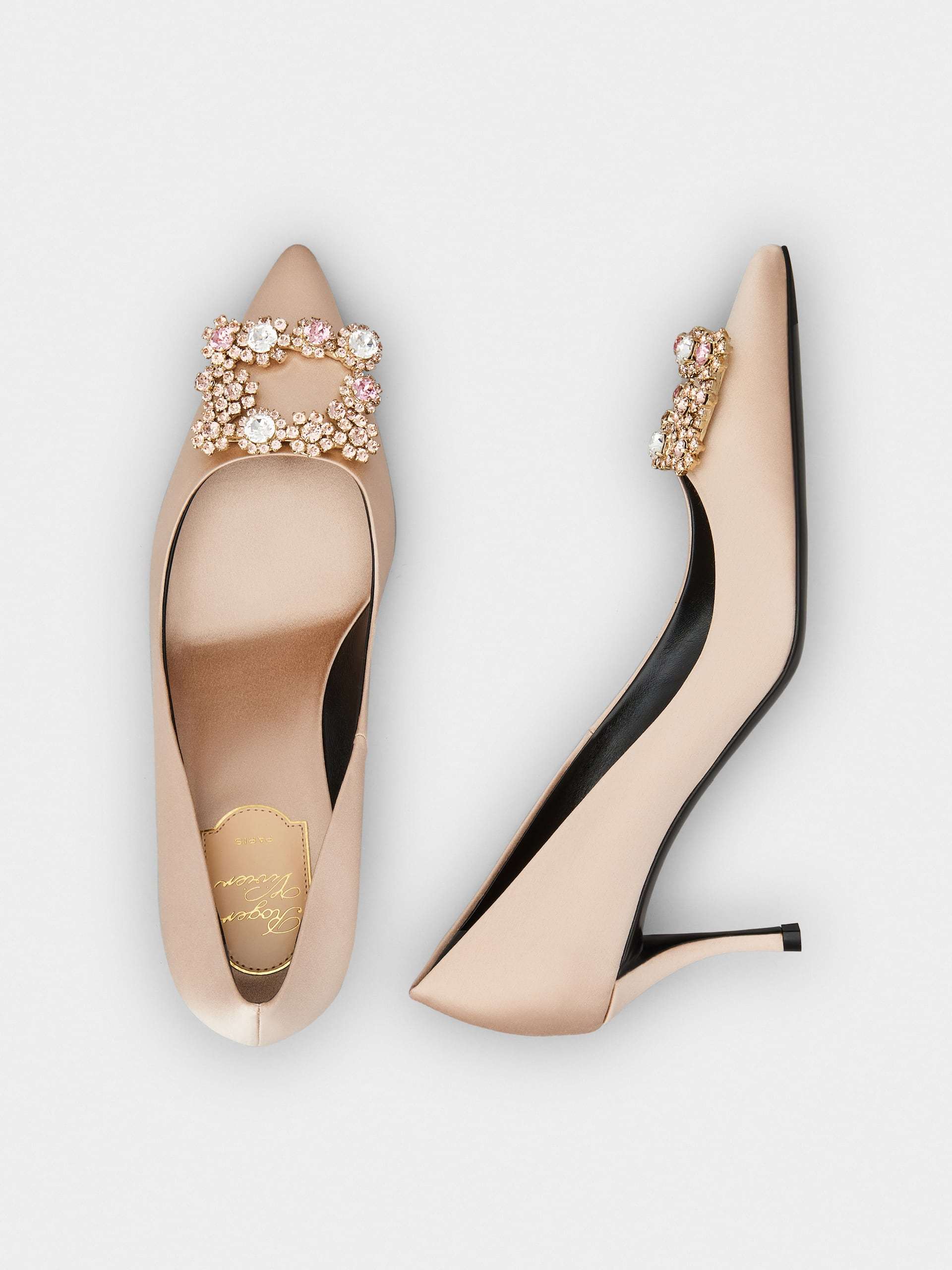 Roger Vivier Blossom Embellished Detail Pointed Toe Pumps In Nude