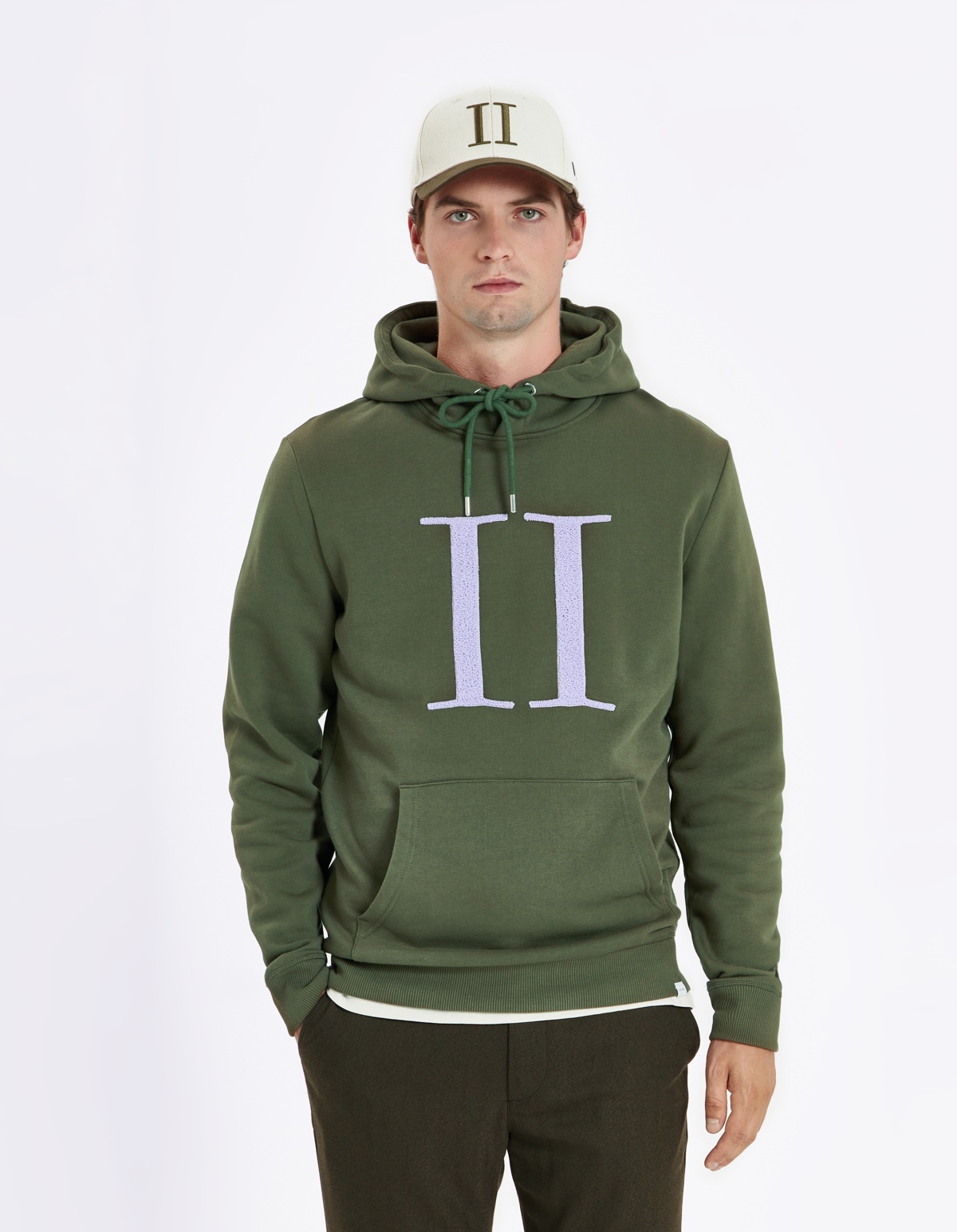 Les Deux Long-sleeved Sweater In Green