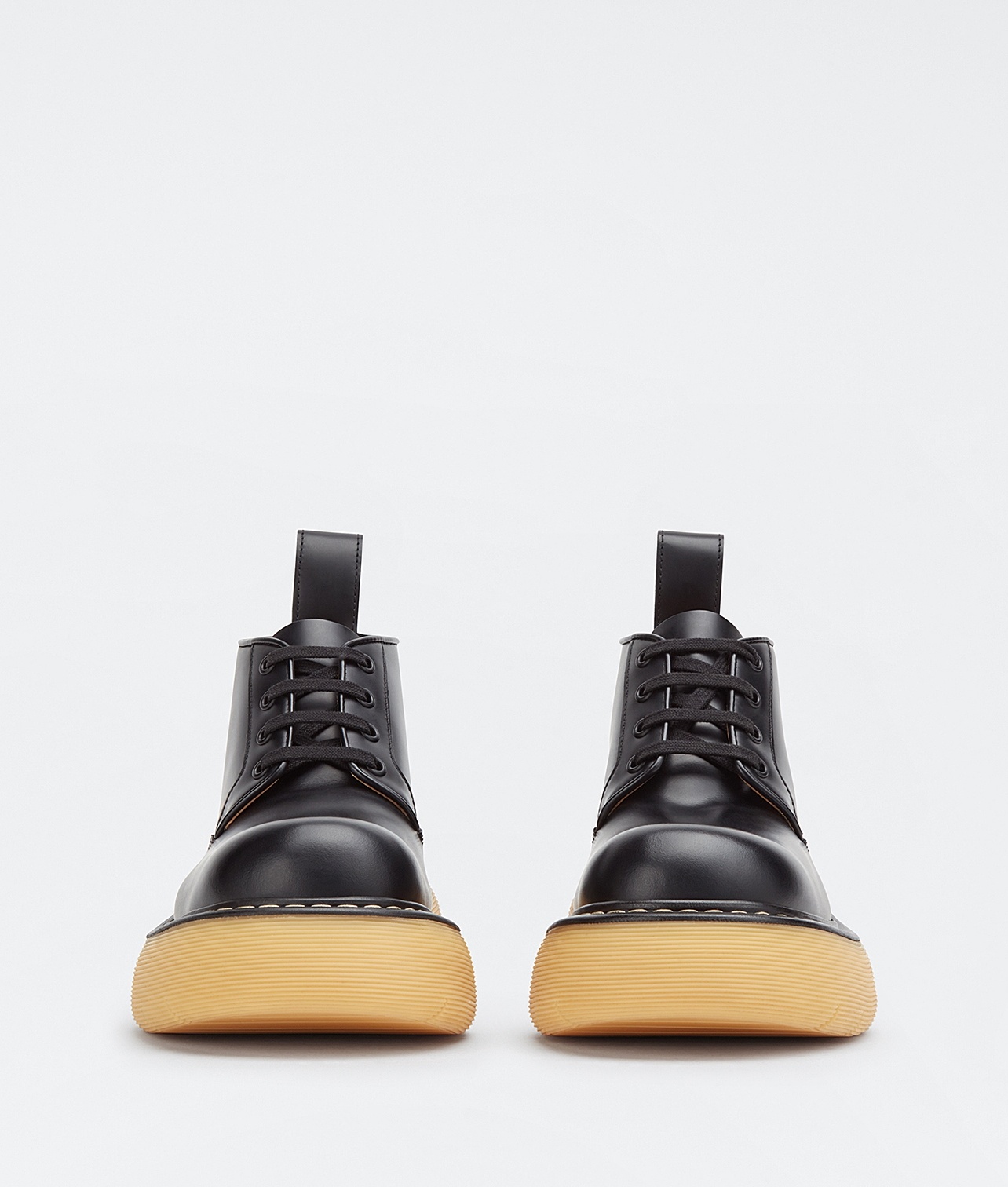 Bottega Veneta Leather Boot In Black