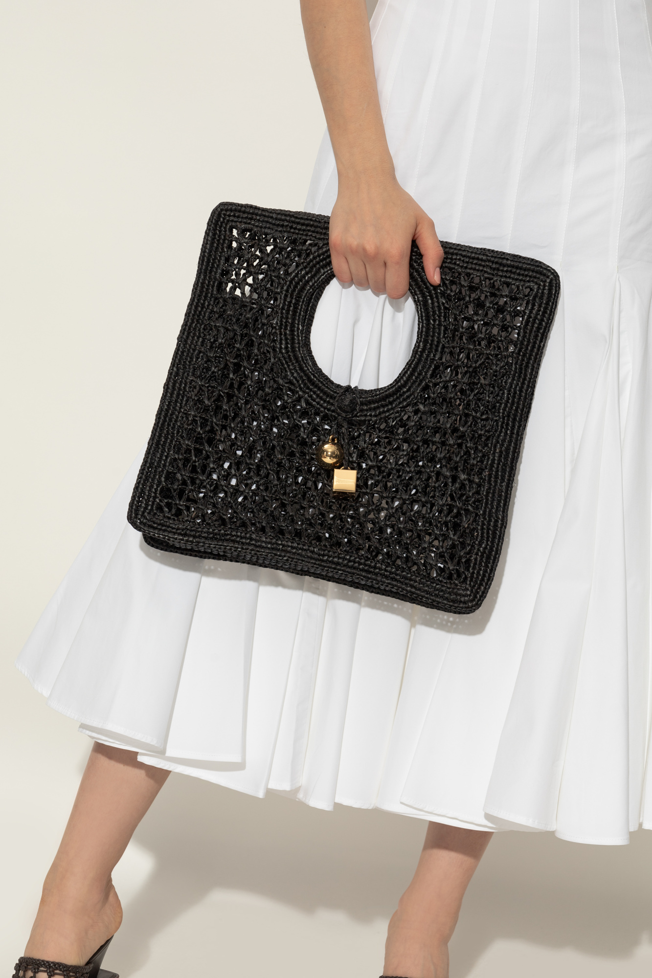 Jacquemus Carre Spiaggia Embellished Braided Raffia Tote In Black