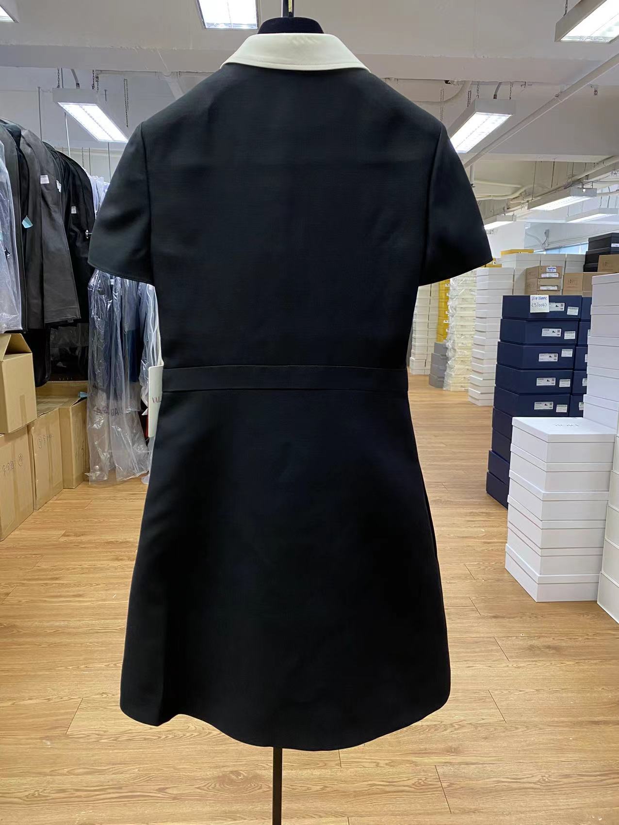 Valentino A Dress With Long Collar And Waist In Black