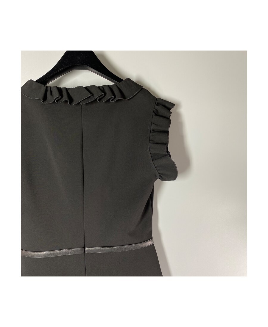 Gucci Ruffled Sleeveless Dress In Black
