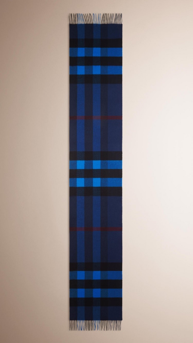Burberry Plaid Cashmere Scarf In Black