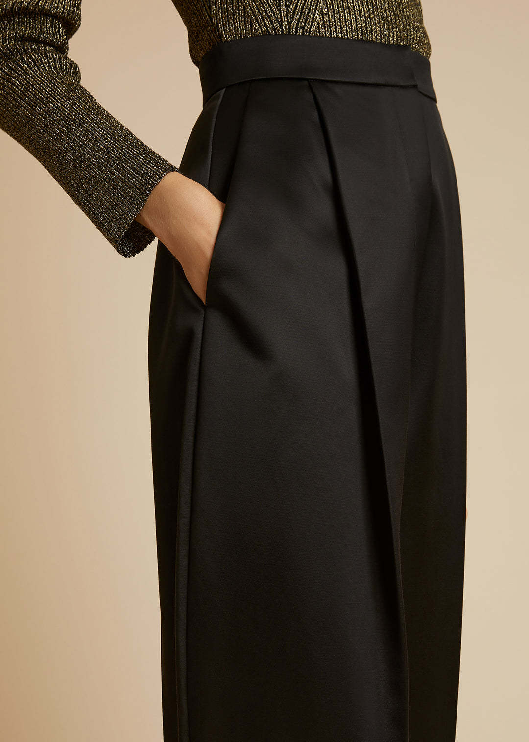Khaite Front Pleated Trousers In Black