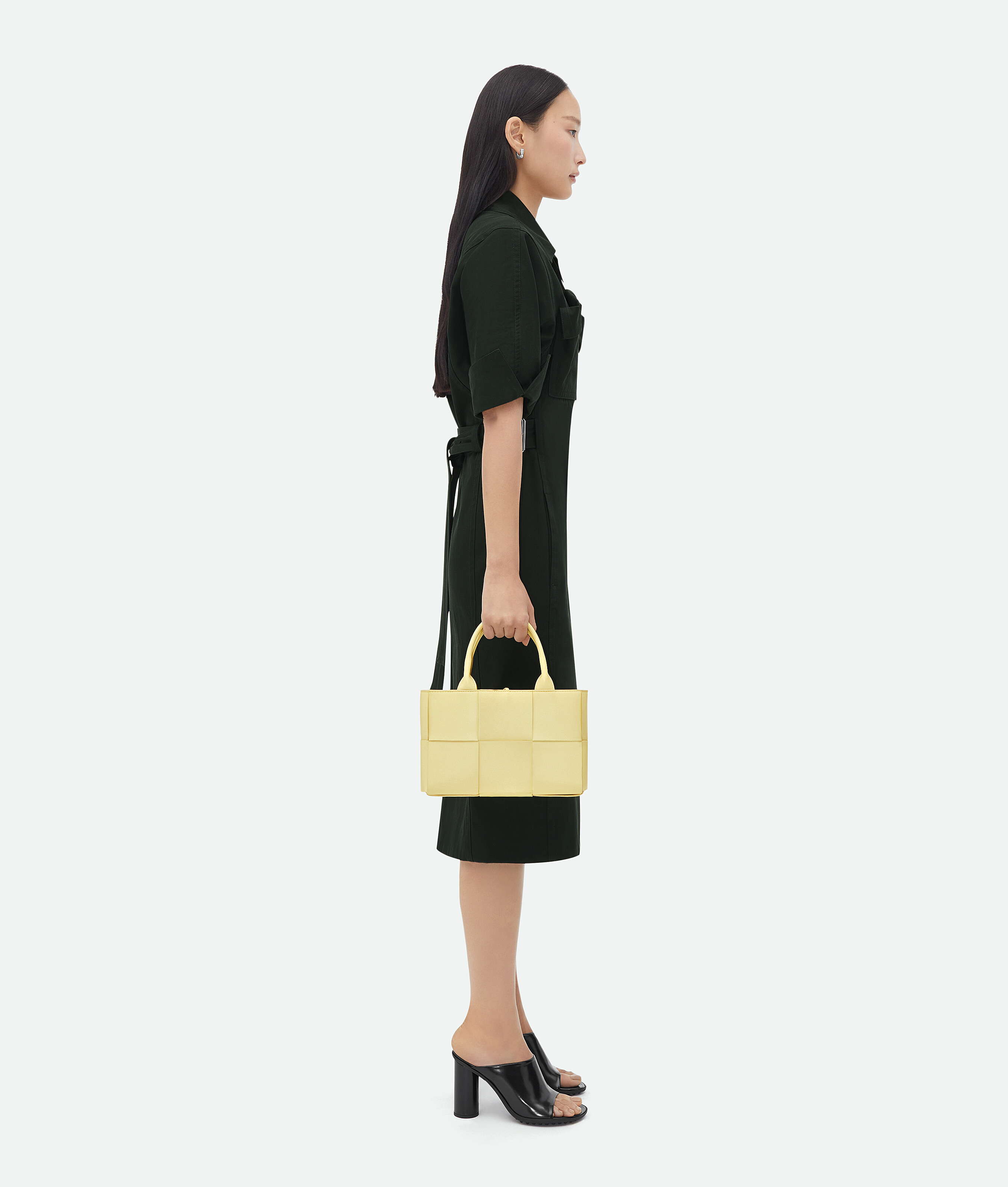 Bottega Veneta Small Arco Leather Tote Bag In Nude