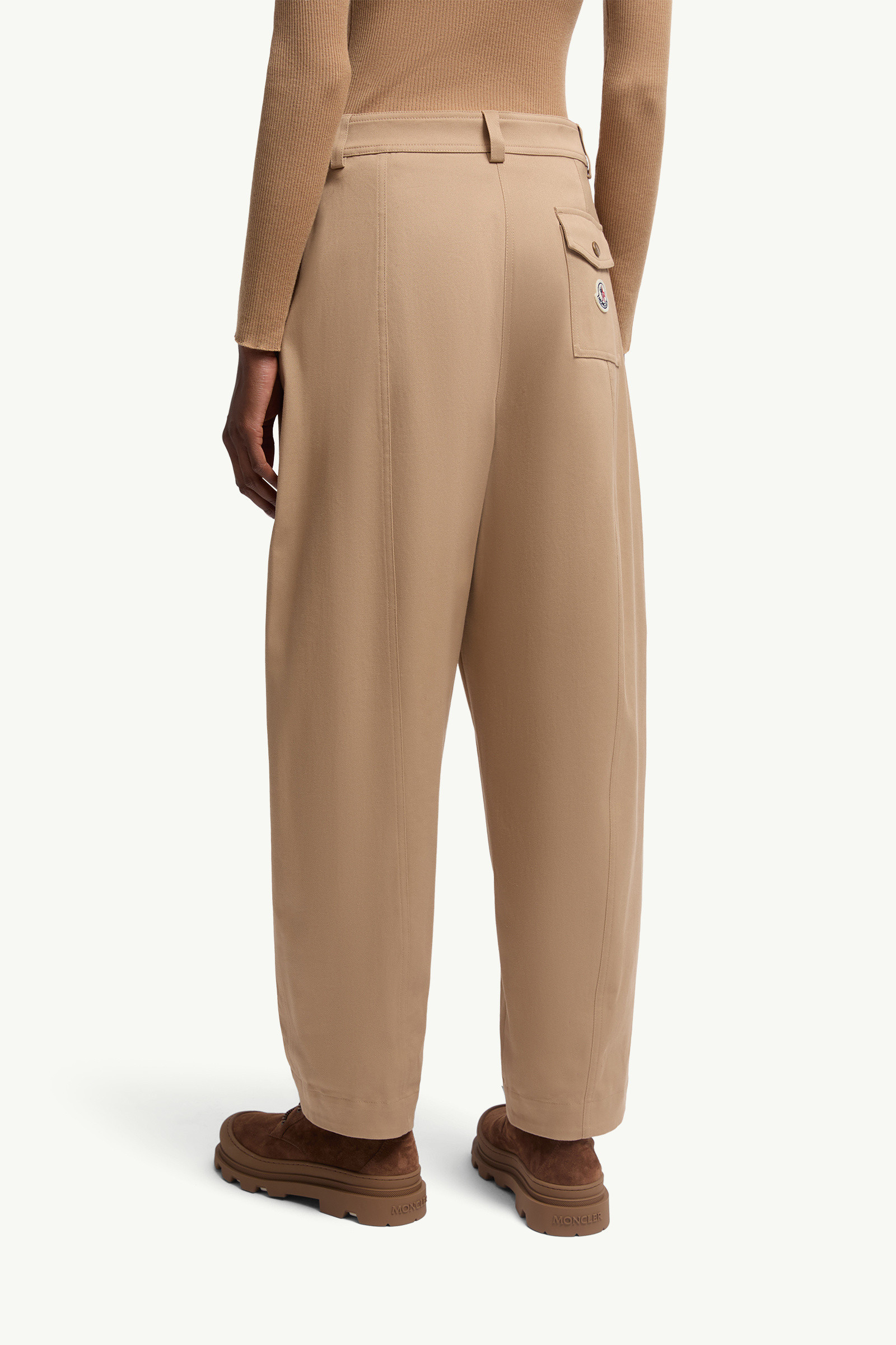 Moncler Pantalon Droit En Gabardine De Coton In Neutral