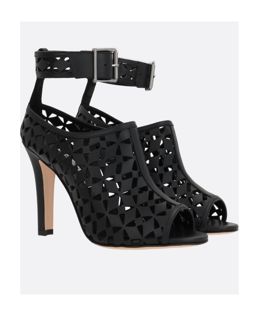 Manolo Blahnik Tingah 105 Leather Sandals In Black