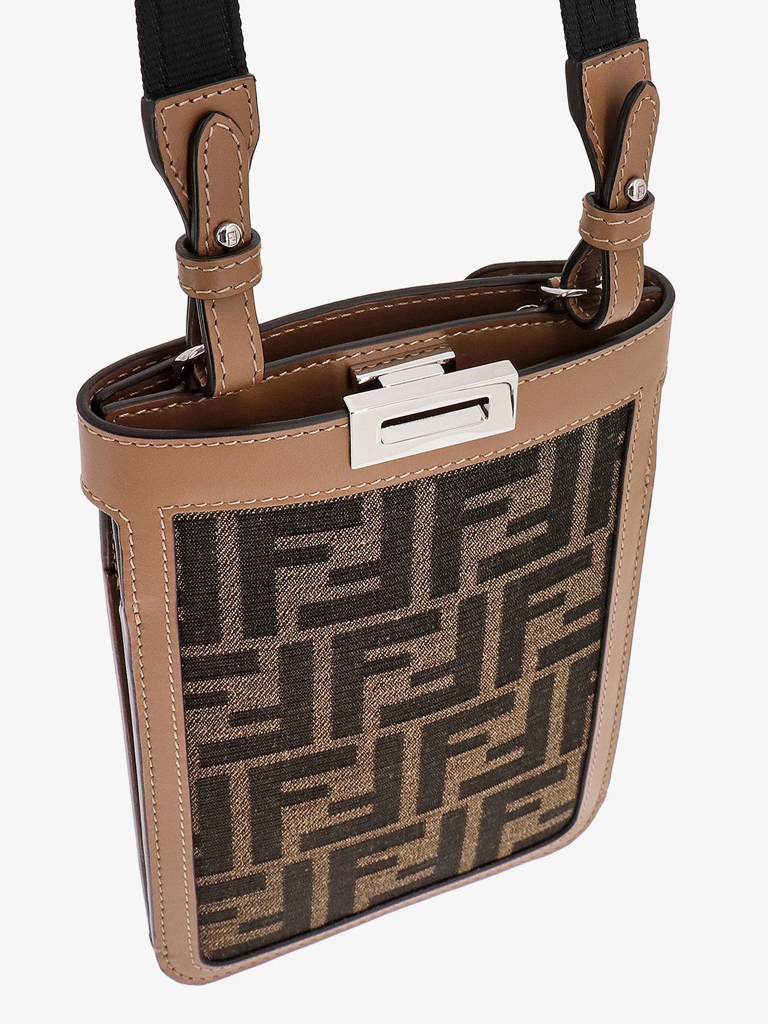 Fendi Logo Shoulder Bag In Black