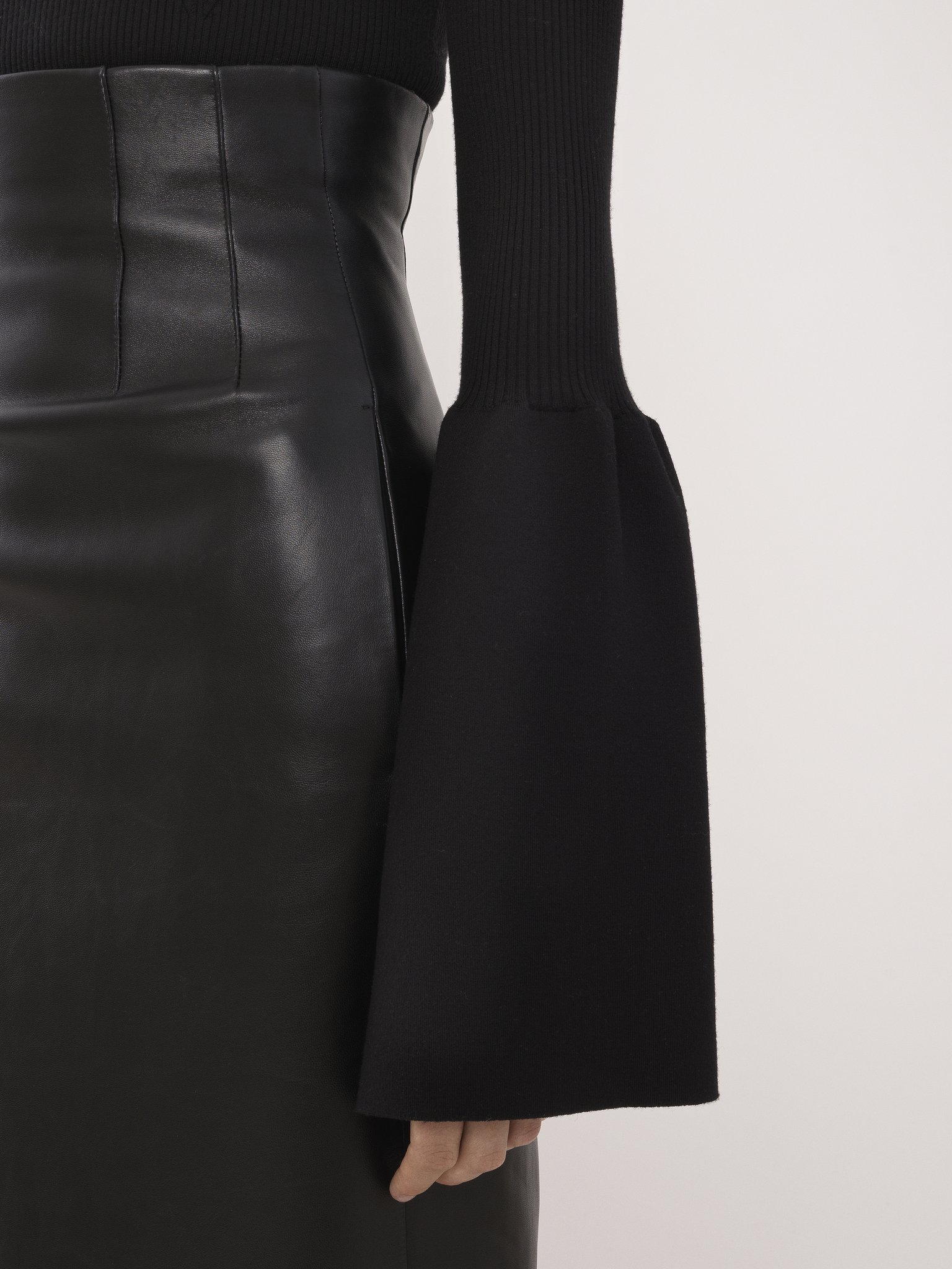 Chloé Bell-sleeves Ribbed Jumper In Black