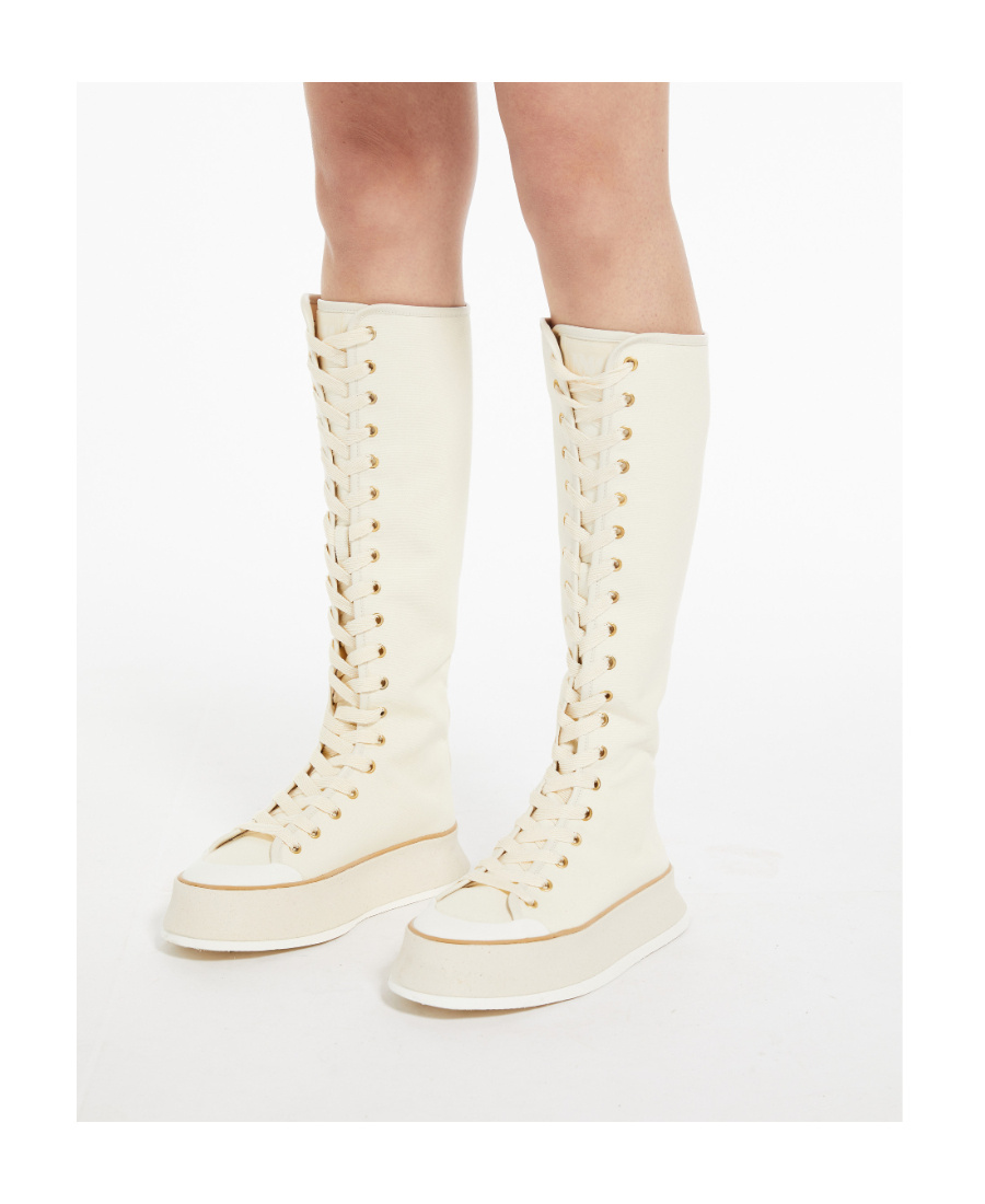 Max Mara Round-headed Boots In White