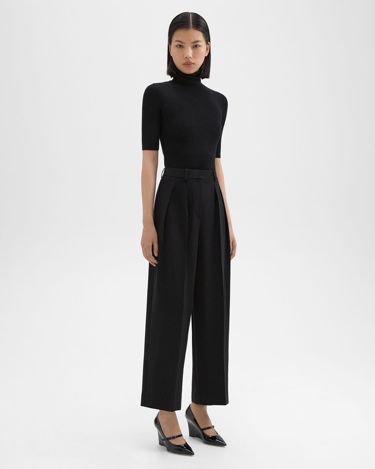 Theory High Waist And Wide Legs Casual Trousers In Black