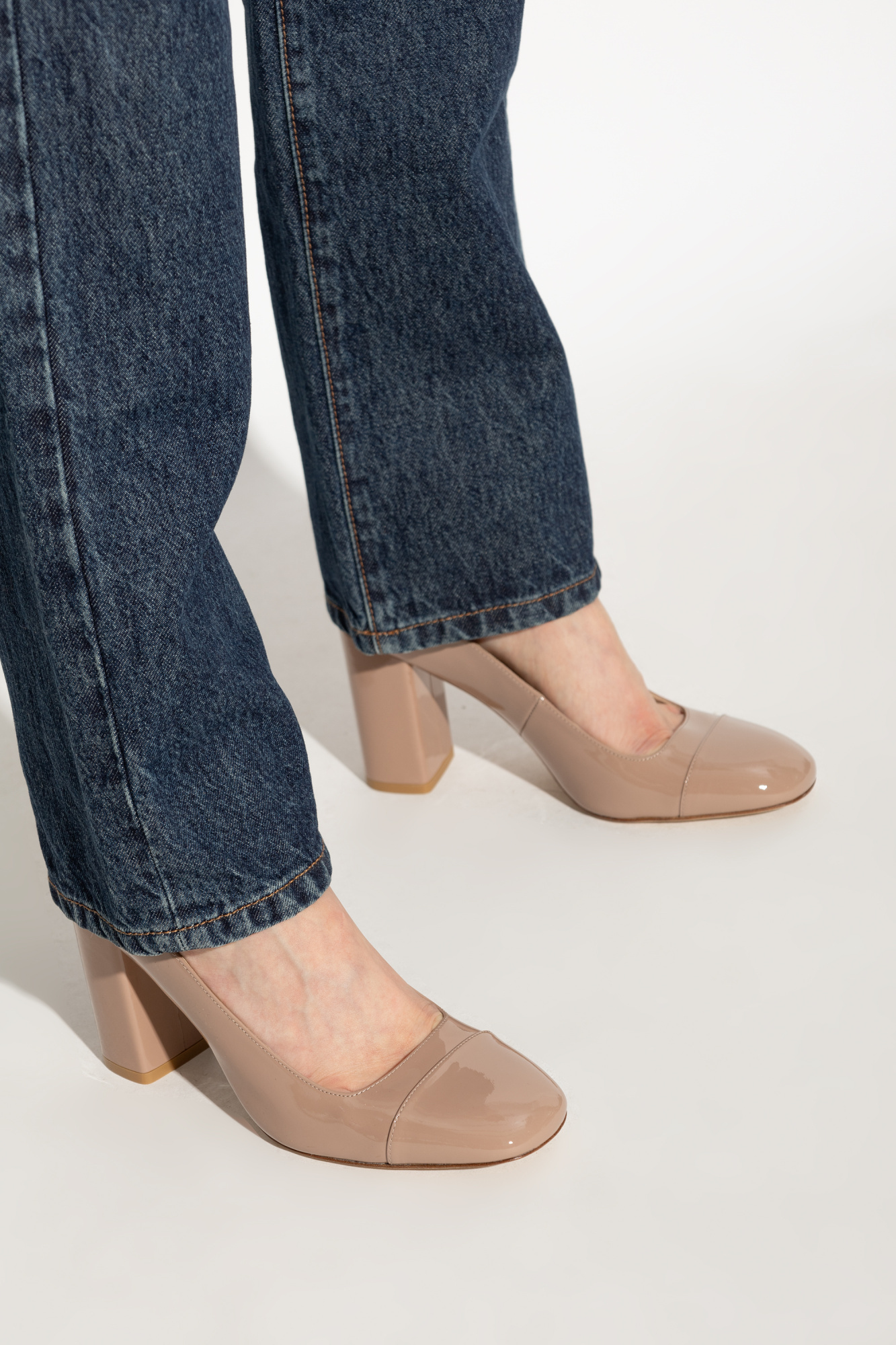 Stuart Weitzman Round Head High Heels In Brown